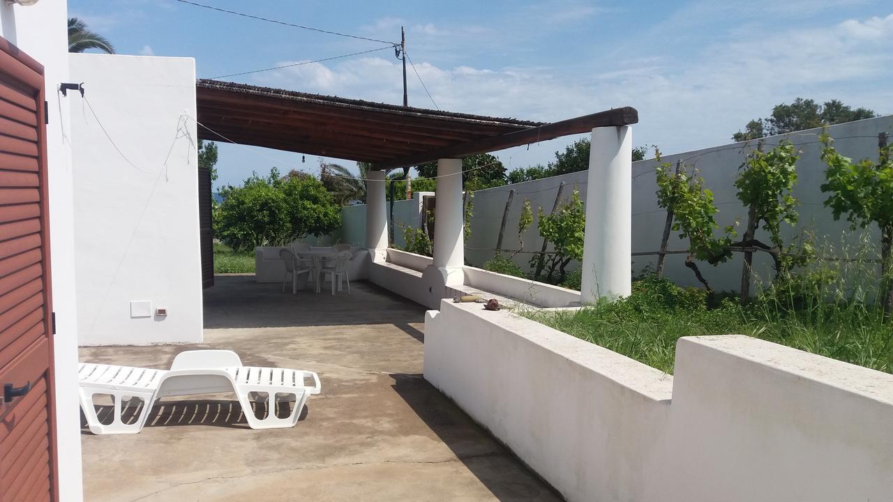 Case La Pergola Стромболи Экстерьер фото