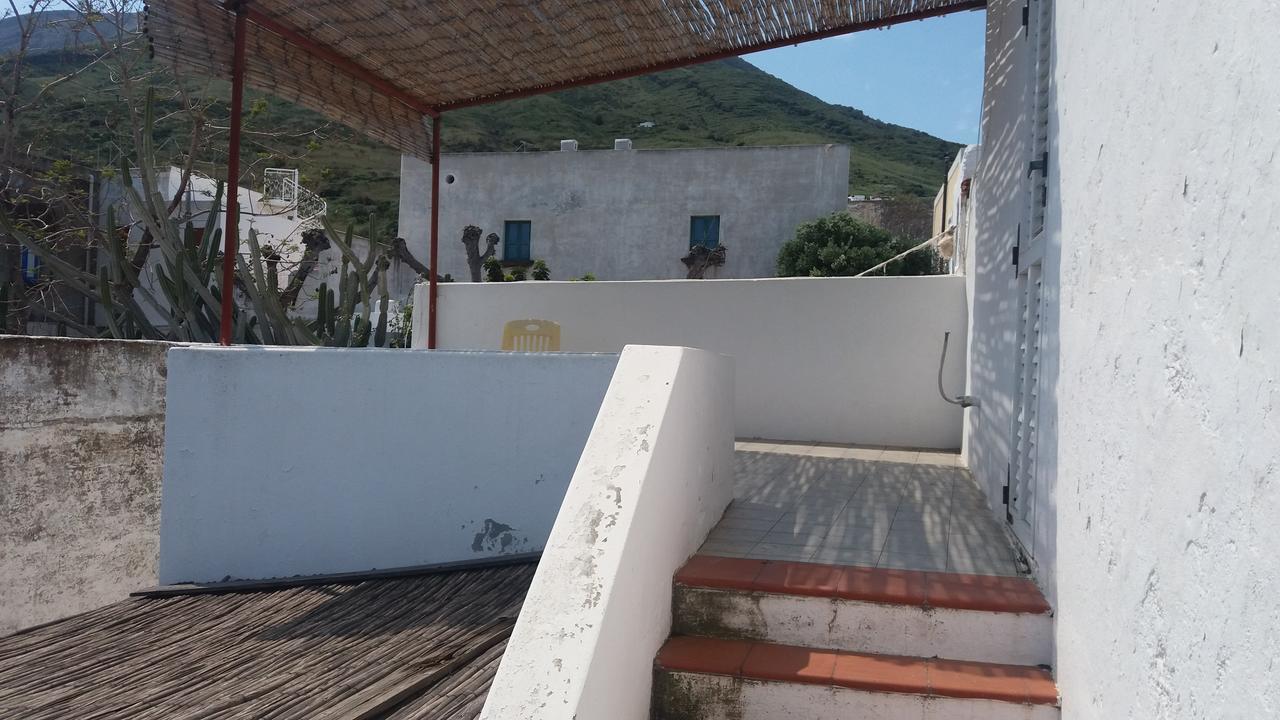 Case La Pergola Стромболи Экстерьер фото